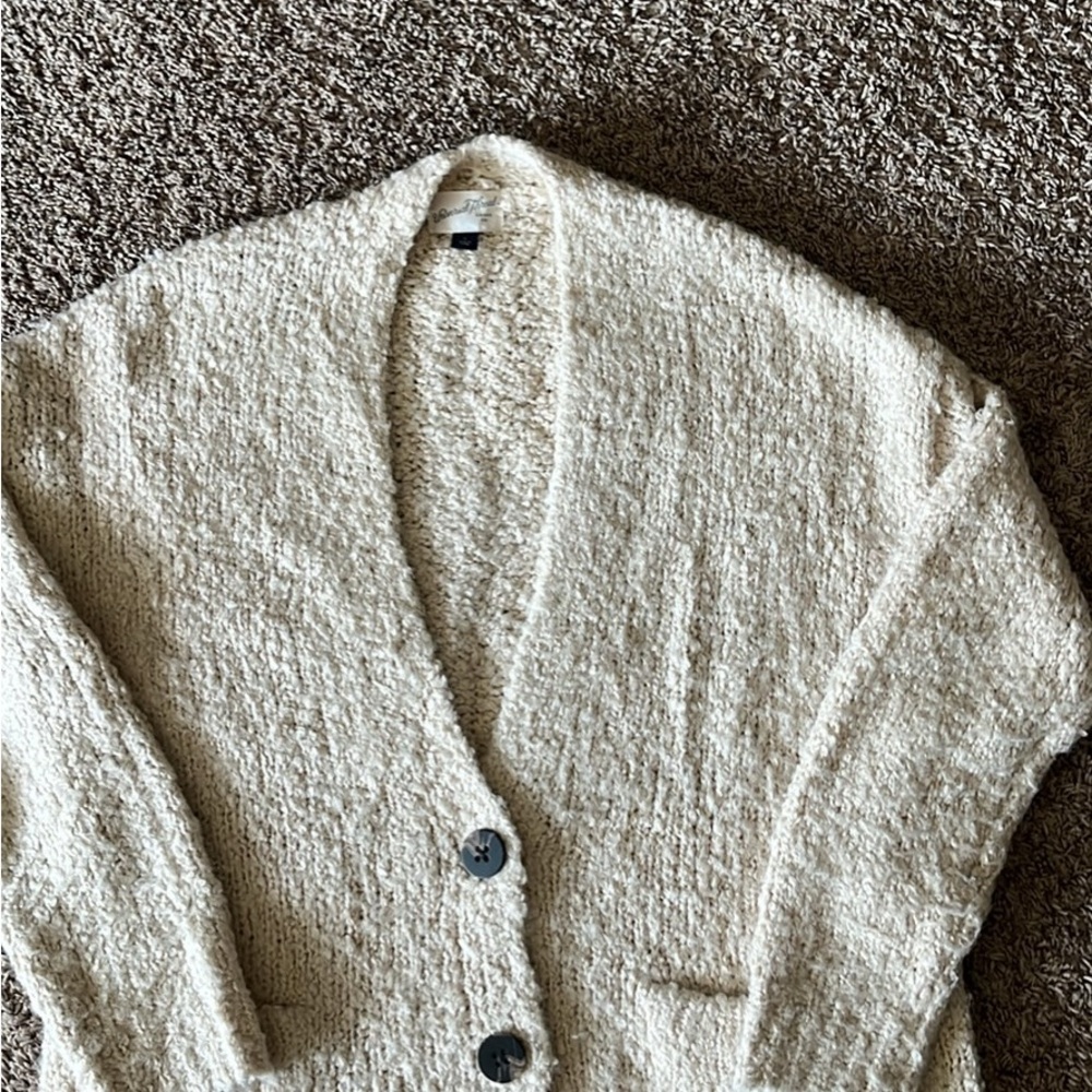 Universal Thread cream sweater/cardigan. Versatile piece!
